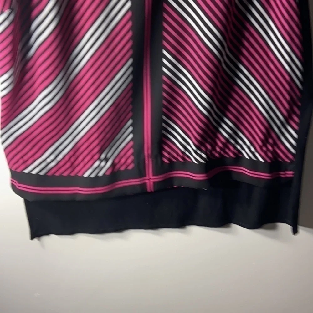 3/$28❤️ Vince Camuto top